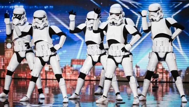 Star Wars: gli Stormtrooper arrivano a Britain's Got Talent Gli Stormtrooper sul palco di Britain's Got Talent