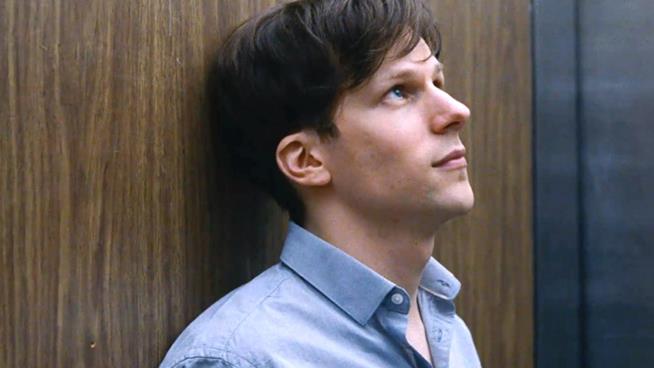 Segreti di Famiglia, la recensione del film Jesse Eisenberg in Segreti di Famiglia