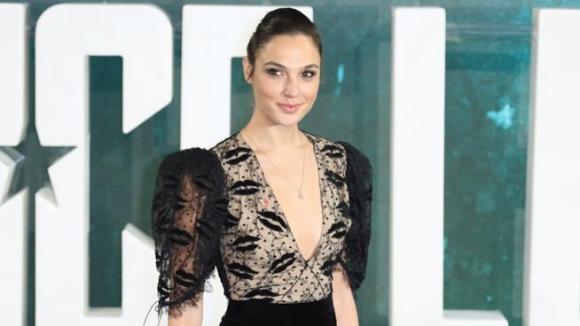 Gal Gadot non farà Wonder Woman 2, se il film sarà prodotto da Brett Ratner Gal Gadot alla prima di Justice League