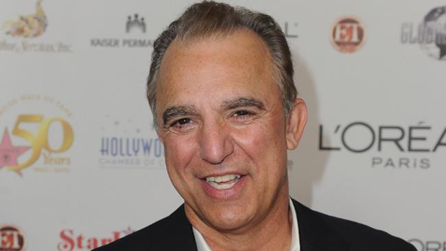 È morto Jay Thomas: addio all'attore comico di tante serie TV americane Jay Thomas in un primo piano