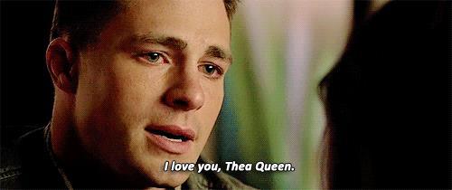 Thea e Roy Roy dice a Thea di amarla