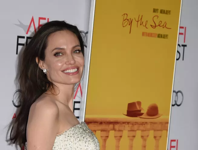 Angelina Jolie vuole sposarsi di nuovo Primo piano di Angelina Jolie