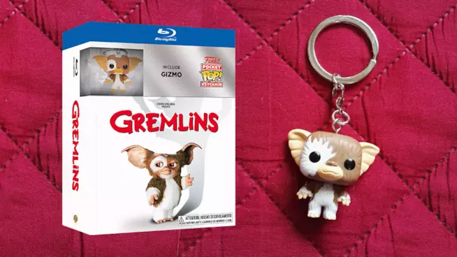 Gremlins: l'edizione speciale Blu-ray col portachiavi di Gizmo! Il box Blu-ray di Gremlins con il portachiavi di Gizmo