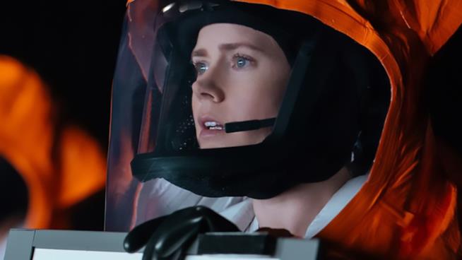 Arrival, svelati i concept art delle creature aliene Amy Adams in ArrIval