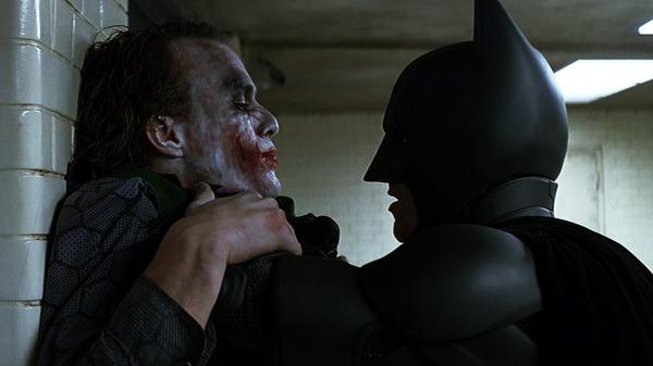 Heath Ledger chiese a Bale di picchiarlo davvero ne Il Cavaliere Oscuro Faccia a faccia tra Batman e Joker ne Il cavaliere oscuro