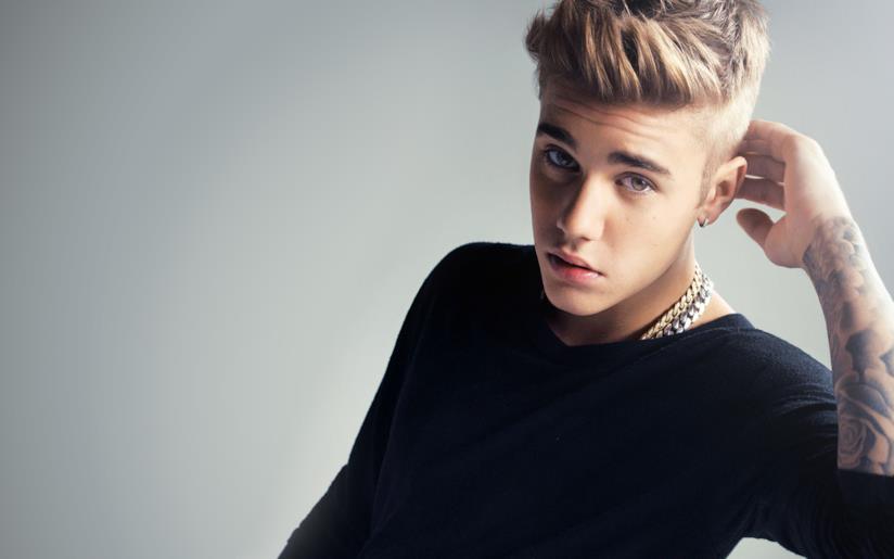Justin Bieber si spoglia su Instagram Primo piano di Justin BIeber