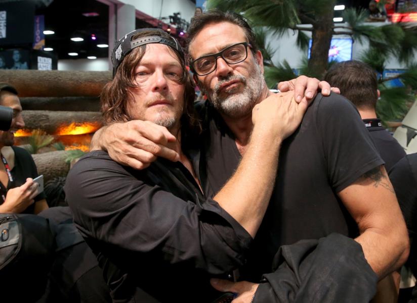 I due attori di The Walking Dead, Jeffrey Dean Morgan e Norman Reedus sono ora vicini di casa Uno scatto simpatico di Norman Reedus e Jeffrey Dean Morgan