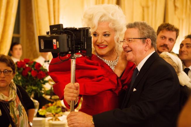 Amici come prima, altro che cinepanettone; De Sica e Boldi in una commedia dolceamara De Sica e Boldi in una scena del film