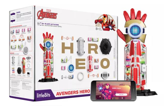 Avengers Inventor Kit Foto promozionale di Avengers Inventor Kit per diventare Iron Man, con app per smartphone inclusa.