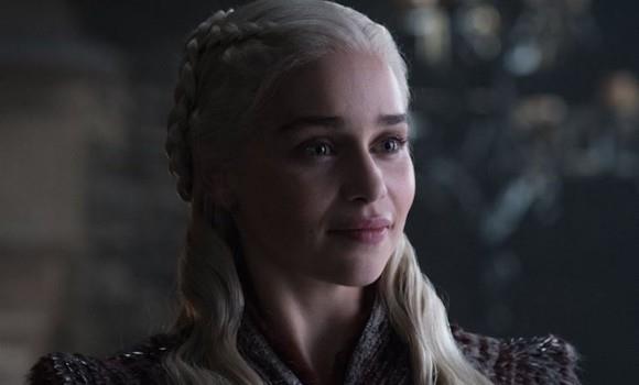 Game of Thrones 8x05: il commento di Emilia Clarke e degli showrunner a quel colpo di scena Emilia Clarke nei panni di Daenerys
