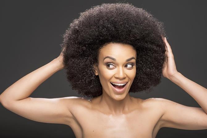 L'attrice africana Pearl Thusi è il nuovo ingresso di Quantico 2 Una foto della riccioluta attrice africana Pearl Tusi