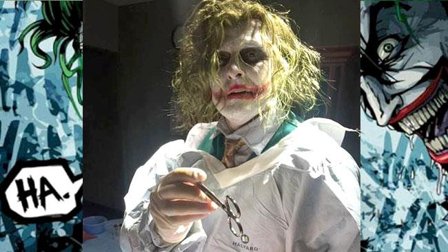 Vestito da Joker, un medico fa nascere una bambina a Halloween Joker nei fumetti DC, dottore nella realtà
