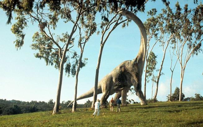 Il Live Show di Jurassic World esordirà nel 2019 Un brachiosauro, uno dei dinosauri più imponenti del Mesozoico