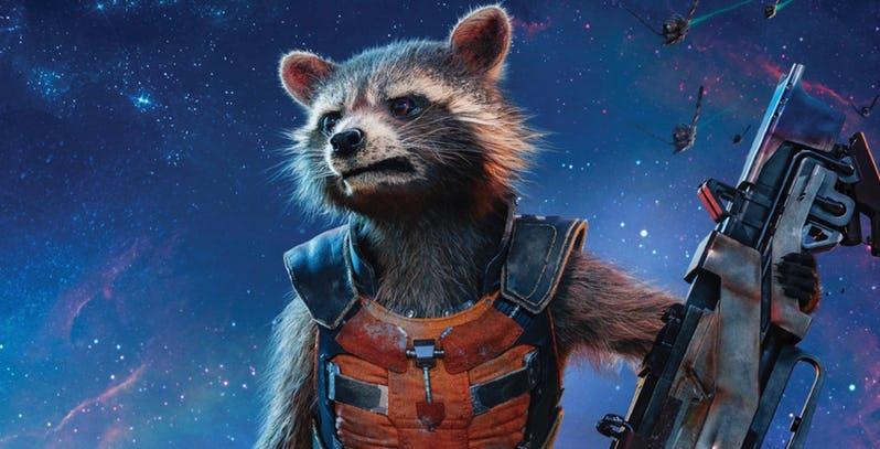 L'attacco del procione con la colonna sonora di Guardiani della Galassia: lo spassoso video Un primo piano di Rocket Raccoon nel poster di Guardiani della Galassia