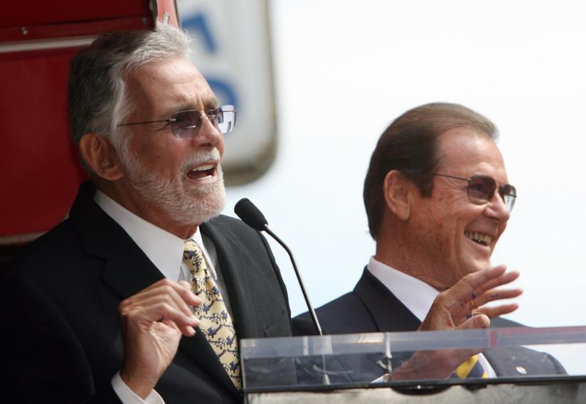 David Hedison: morto l'attore famoso per la partecipazione nei film di James Bond David Hedison e Roger Moore