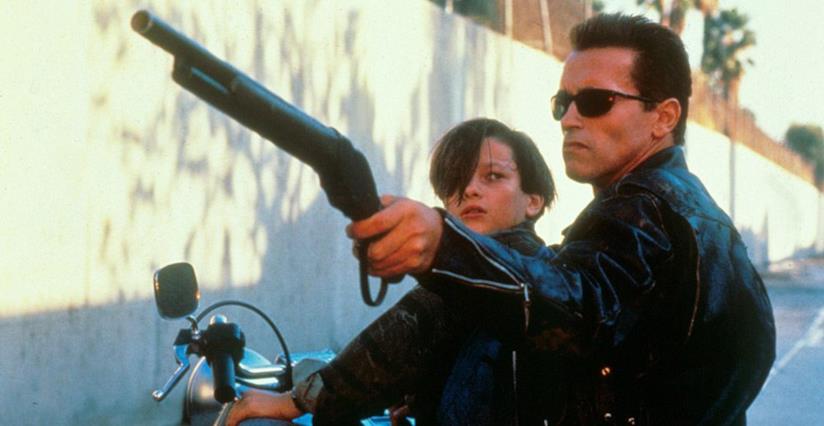 Terminator: Destino Oscuro, il film sarà un sequel diretto di Terminator 2 - Il giorno del giudizio Edward furlong e Arnold Schwarzenegger in una scena di Terminator 2 - Il giorno del giudizio