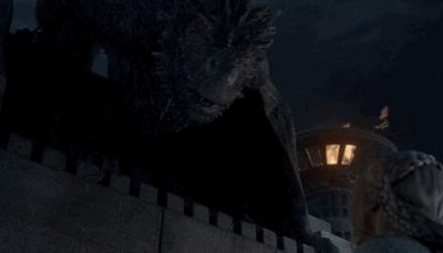 Drogo e Daenerys Drogo e Daenerys si scambiano romantiche effusioni