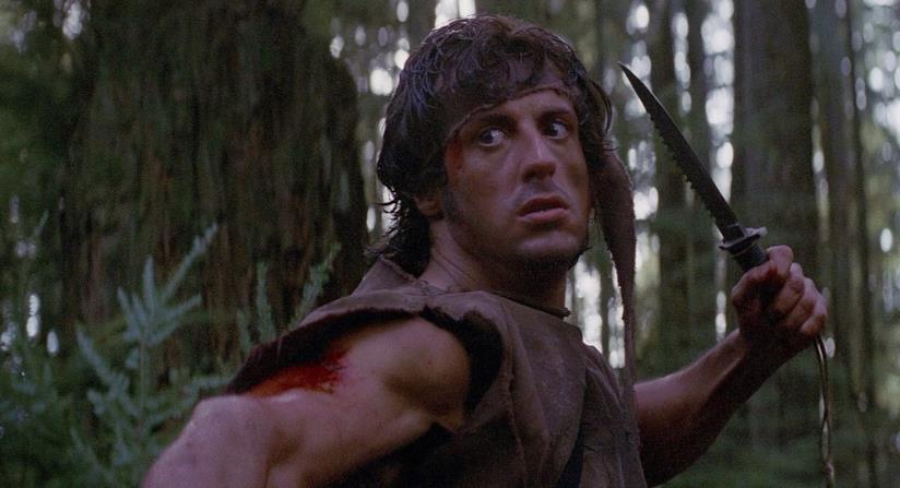 Sylvester Stallone a Cannes col primo Rambo restaurato per promuovere Last Blood Stallone in una scena del primo Rambo