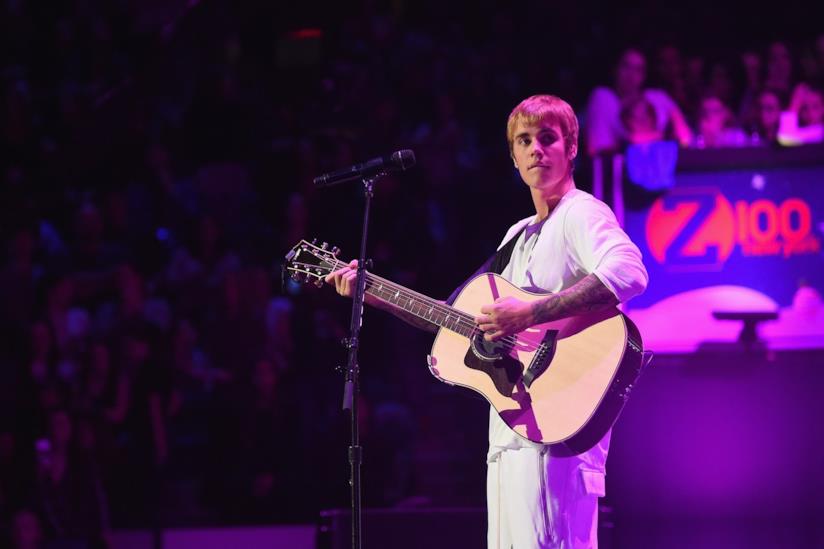 Justin Bieber non vuole più sfidare Tom Cruise Justin Bieber ritira la sfida a Tom Cruise