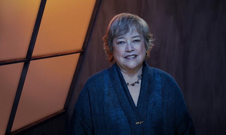 Kathy Bates non tornerà ad American Horror Story Kathy Bates in un immagine promozionale di American Horror Story