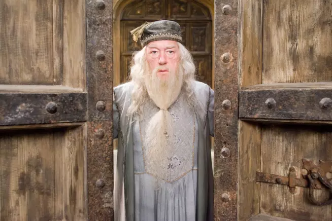 Un giovane Silente apparirà in Animali Fantastici e Dove Trovarli 2 Michael Gambon è Albus Silente in Harry Potter