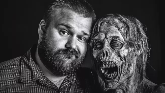 Robert Kirkman e il rancore dei fan per The walking Dead Vita dura per Robert Kirkman