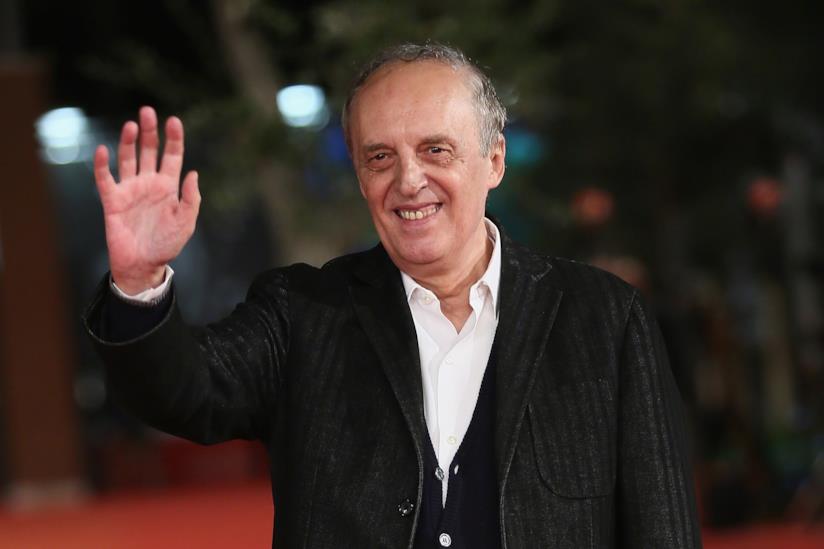 Dario Argento entra nel mondo delle serie TV con Longinus Un mezzo busto di Dario Argento