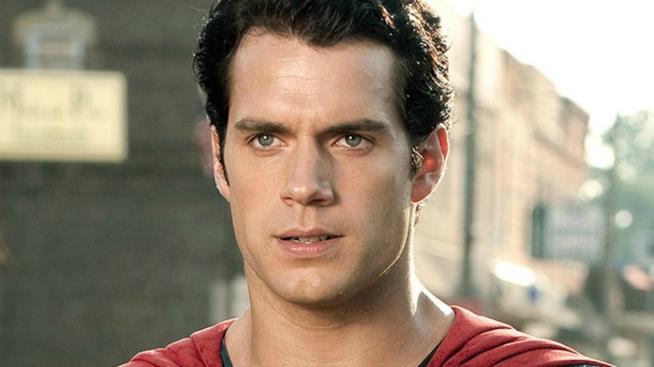 Henry Cavill è pronto ad interpretare Geralt Henry Cavill sarà Geralt di Rivia in TV