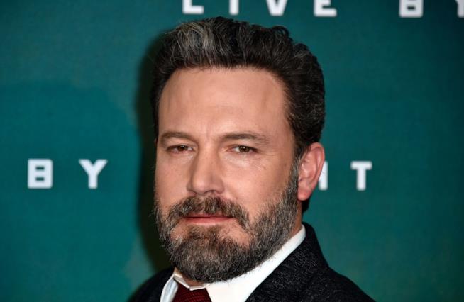 Ben Affleck esce dalla rehab e pensa alla carriera Ben Affleck durante la premiere di Live by Night nel 2017