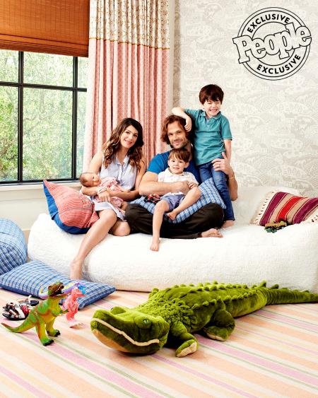 Nuovo arrivo in famiglia Padalecki: benvenuta Odette Elliot La famiglia Padalecki riunita per uno scatto armonioso di People Magazine