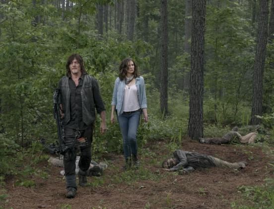 The Walking Dead: Daryl e Maggie nel bosco The Walking Dead: Daryl e Maggie nell'episodio 9x03