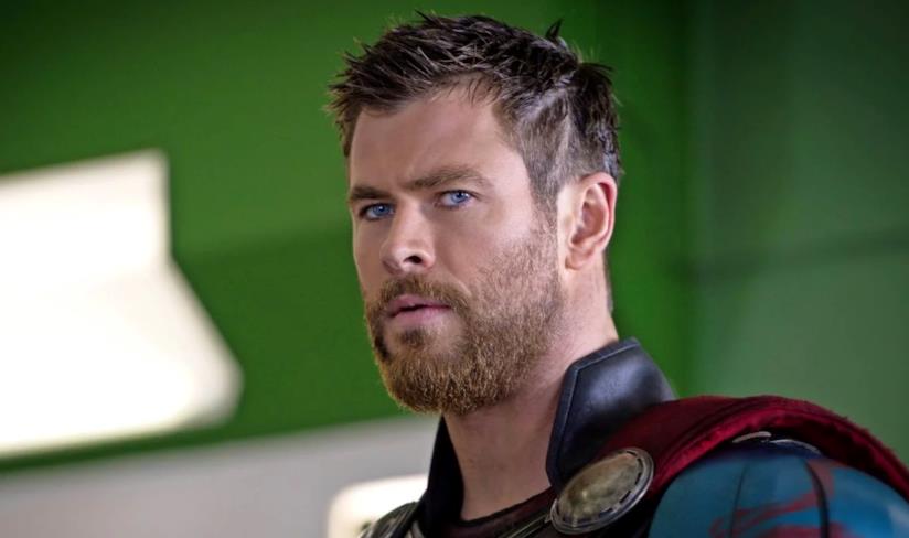 Chris Hemsworth e la donazione all'Australia Thor in primo piano in uno dei film