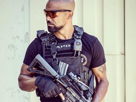 SWAT: Shemar Moore in una scena della serie L'attore Shemar Moore in una scena di SWAT