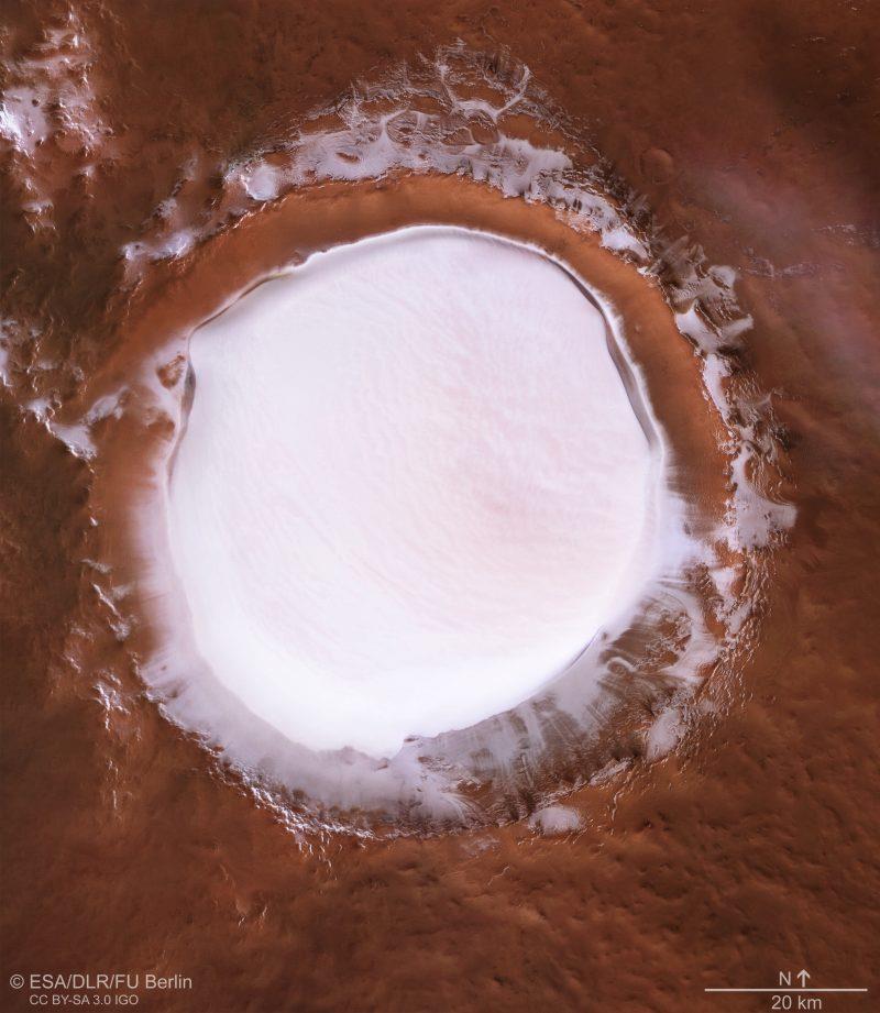 Una ripresa dall'alto del cratere Korolev Una foto dall'alto del cratere Korolev
