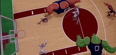 Michael Jordan Michael Jordan fa canestro nonostante sia braccato dai Monstars