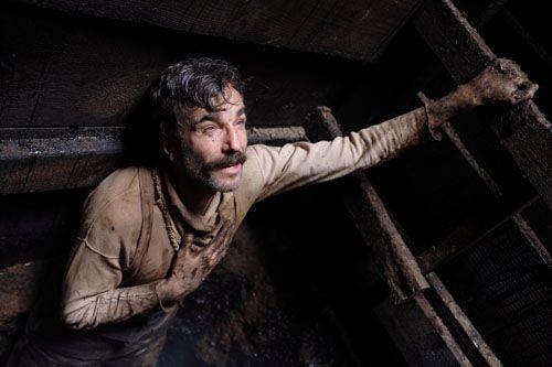 Il petroliere Daniel Day-Lewis in una sequenza del film Il petroliere di Paul Thomas Anderson