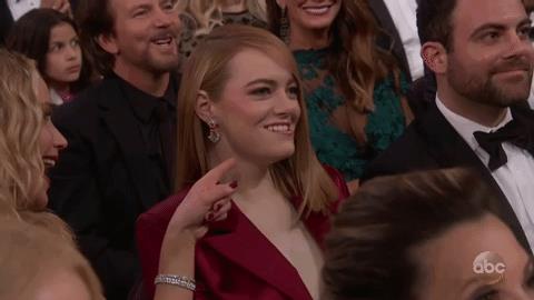 Jennifer Lawrence trolla Emma Stone durante il discorso d'apertura degli Oscar 2018 Jennifer Lawrence ride di Emma Stone agli Oscar 2018
