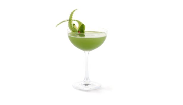 Prepara il cocktail Molinari Basilicum Il cocktail Molinari Basilicum