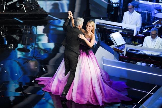 Sanremo 2018, quinta e ultima serata: anticipazioni Un momento della quarta serata di Sanremo