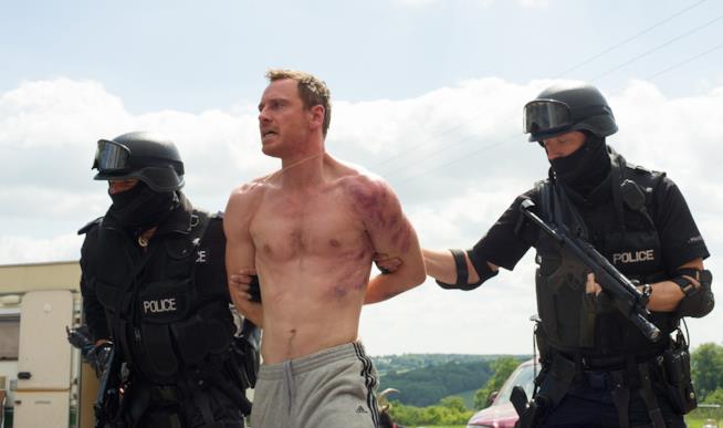 Codice Criminale, Fassbende vs Gleeson in un gangster movie atipico Michael Fassbender in una scena di Codice Criminale