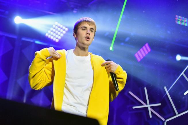 Justin Bieber appare senza maglietta su Instagram Primo piano di Justin Bieber