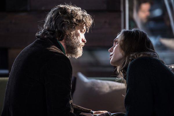 Alessio Boni e Lucrezia Guidone Il prof Martini parla con la moglie in La Ragazza nella nebbia