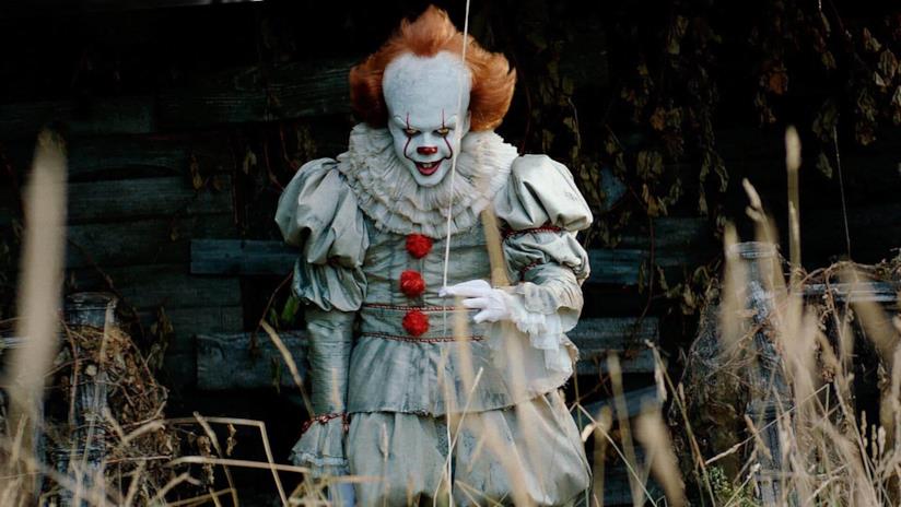 Nuove foto dal set di IT: capitolo due Bill Skarsgård nei panni di Pennywise
