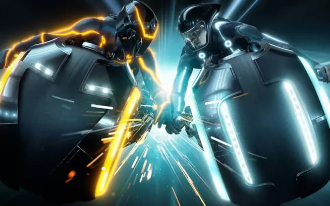 Trama e cast di tutte le pellicole della saga di Tron Tron Legacy