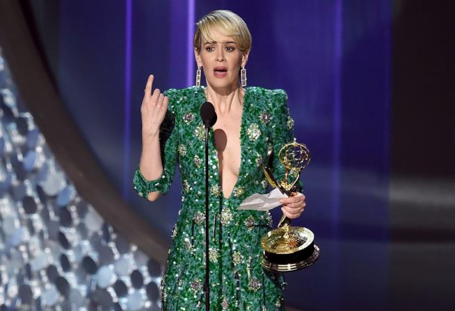 Sarah Paulson si scusa con Marcia Clark durante nel suo discorso agli Emmy Sarah Paulson agli Emmy 2016