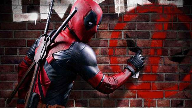 Deadpool svela la sua lista dei regali e i piani per le Feste Deadpool su Empire Magazine