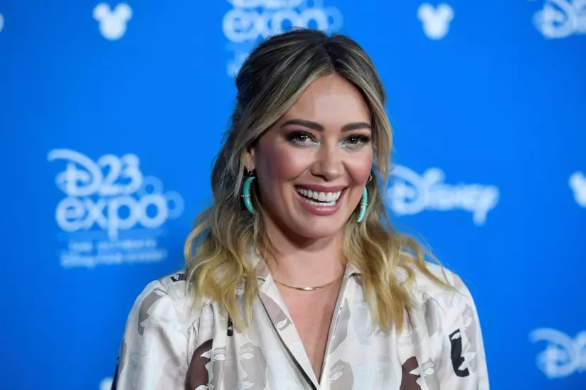 D23 Expo 2019: Hillary Duff torna nei panni di Lizzie McGuire per Disney+ Hillary Duff a D23 Expo 2019