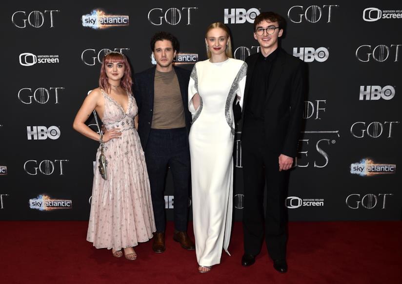 Sophie Turner e Gemma Whelan hanno condiviso delle divertenti foto dal set di GoT 8 Maisie Williams, Kit Harington, Sophie Turner e Isaac Hempstead-Wright