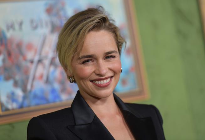Emilia Clarke festeggia il compleanno con una torta da vera Madre dei Draghi Emilia Clarke