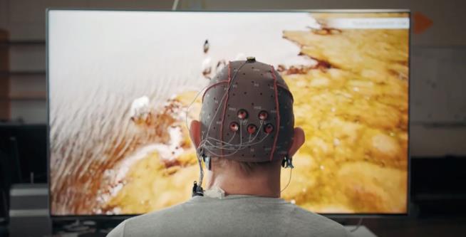 Project Pontis di Samsung permette di controllare le TV con gli impulsi cerebrali Immagine stampa di Project Pontis